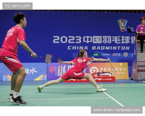 羽超联赛球员签名会,小球迷排队等候 羽超联赛球员签名会,小球迷排队等候